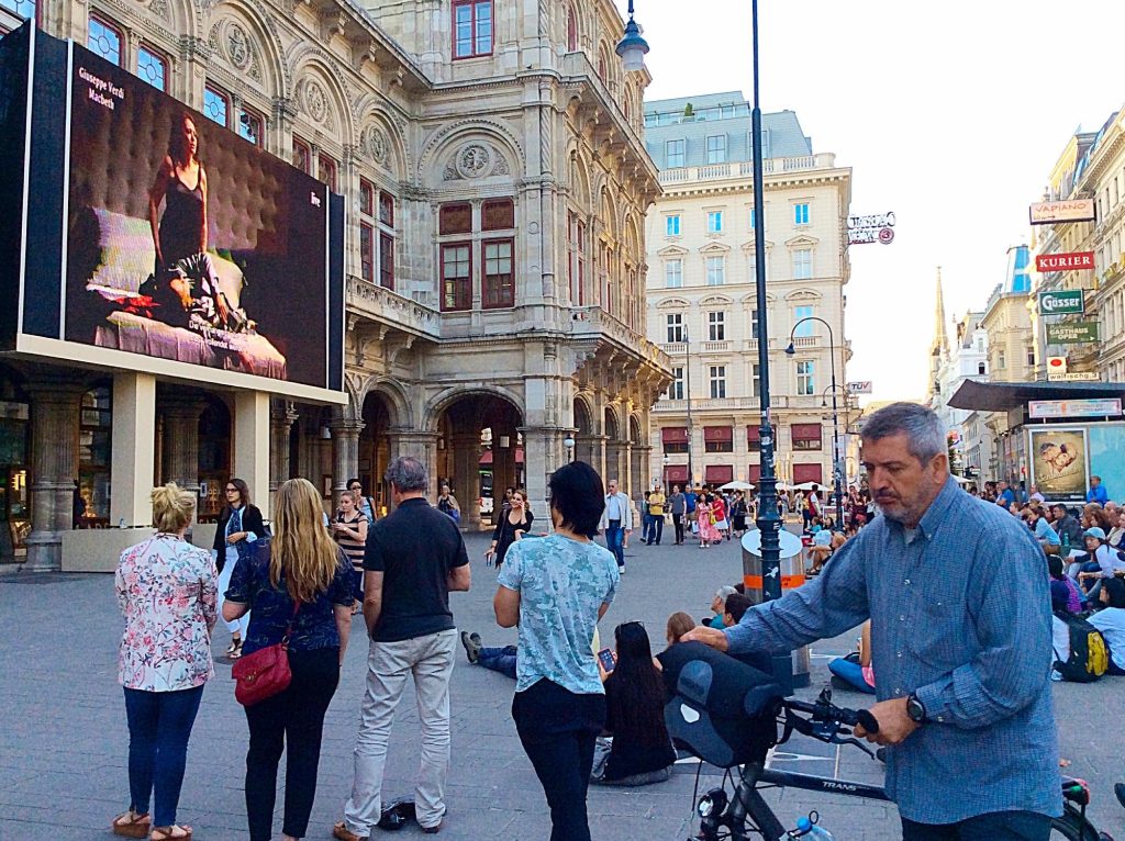 People on the Kärntner Strasse