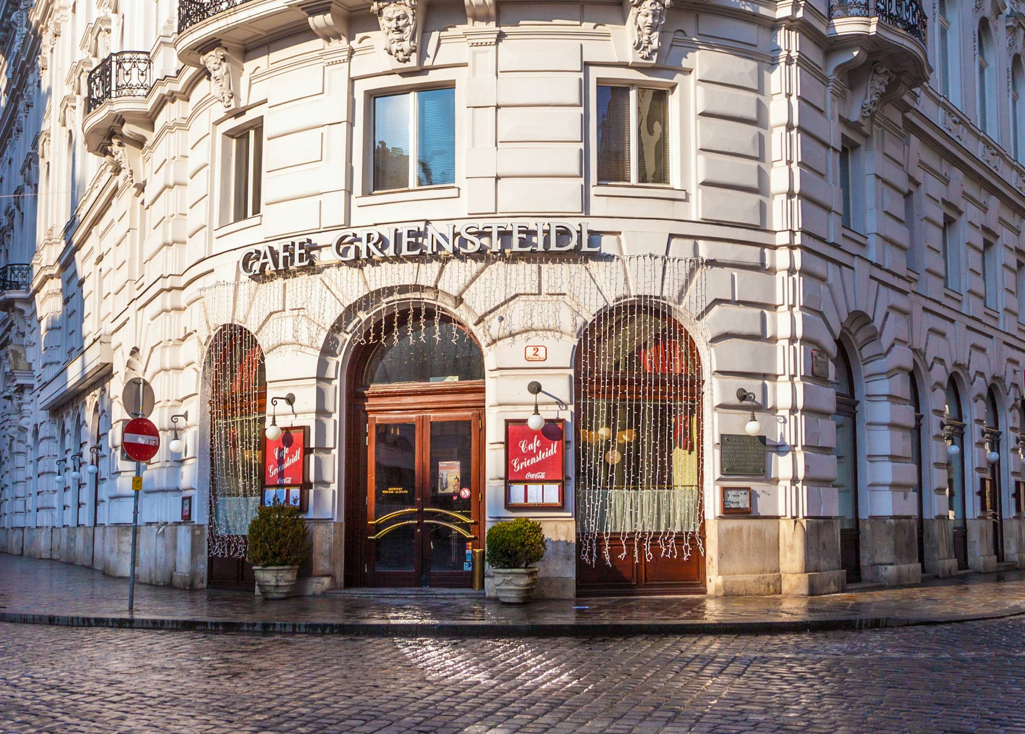 Cafe Griensteidl in Vienna_© travelview Adobe Stock_Editorial_Use_Only Café Griensteidl was not only literary memory. For a time, it was one of my own doors into Vienna.